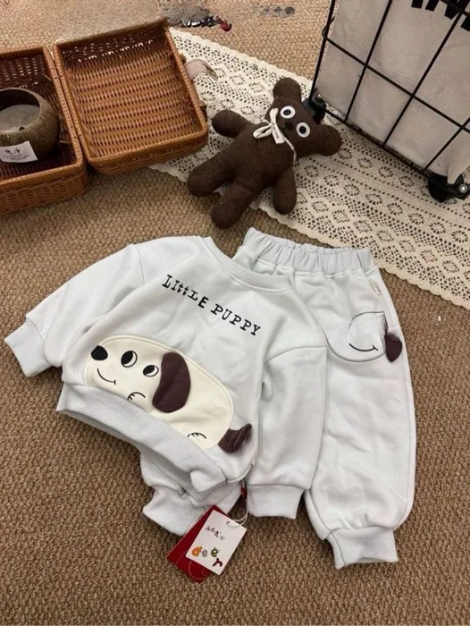 One-piece fleece suit — 5/29