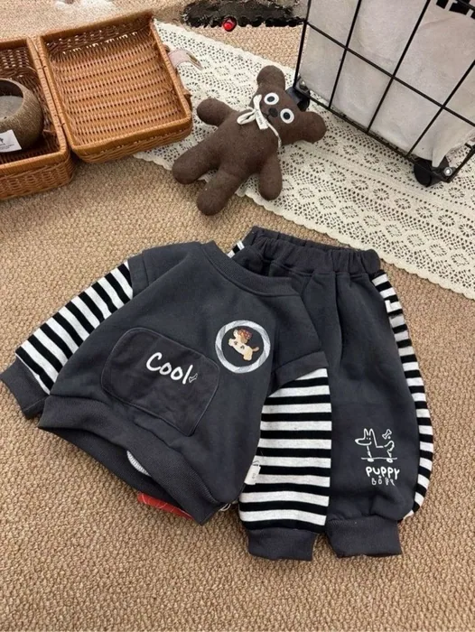 One-piece fleece suit — 2/29
