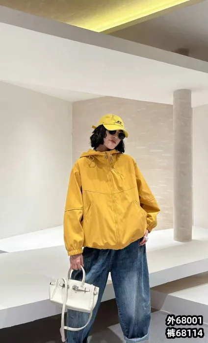 Three-in-one removable charge coat 130-170 all kicked down, big goods in the warehouse — 8/26